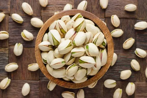 خرید پسته احمد آقایی سفید + قیمت عالی با کیفیت تضمینی