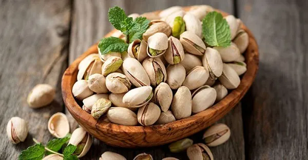 قیمت خرید پسته اکبری دستچین شور + خواص، معایب و مزایا